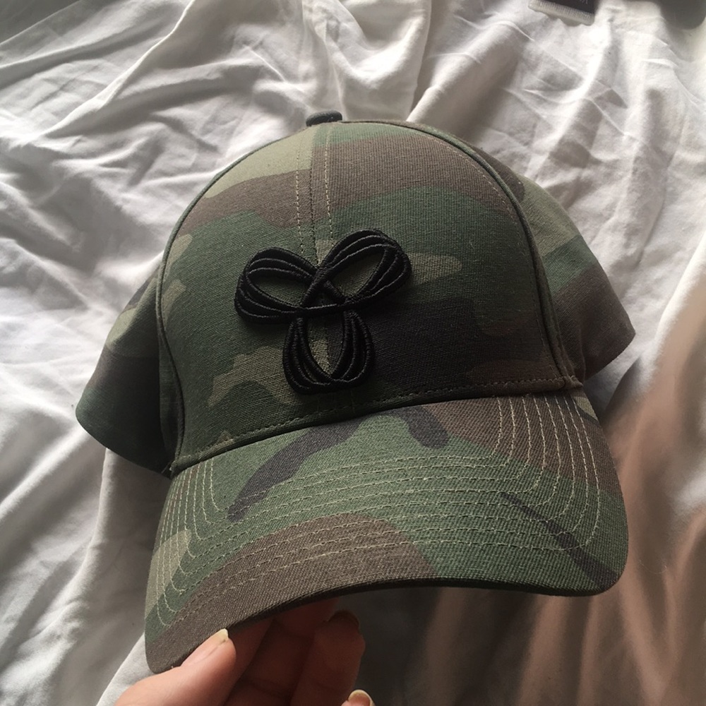 Camo tna hat